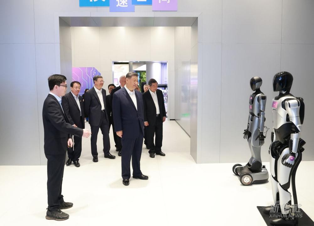习近平总书记到上海调研，星空(中国)xingkong代表具身智能行业汇报进展
